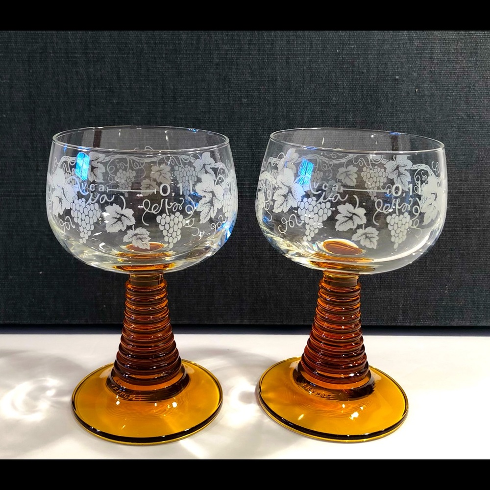 (2) EUC! Vintage Cristal d'Arques Wine Goblets Beehive Amber Stem Grape Motif